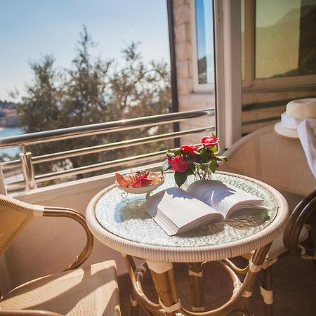 Apartments Raymond Sveti Stefan Exterior photo