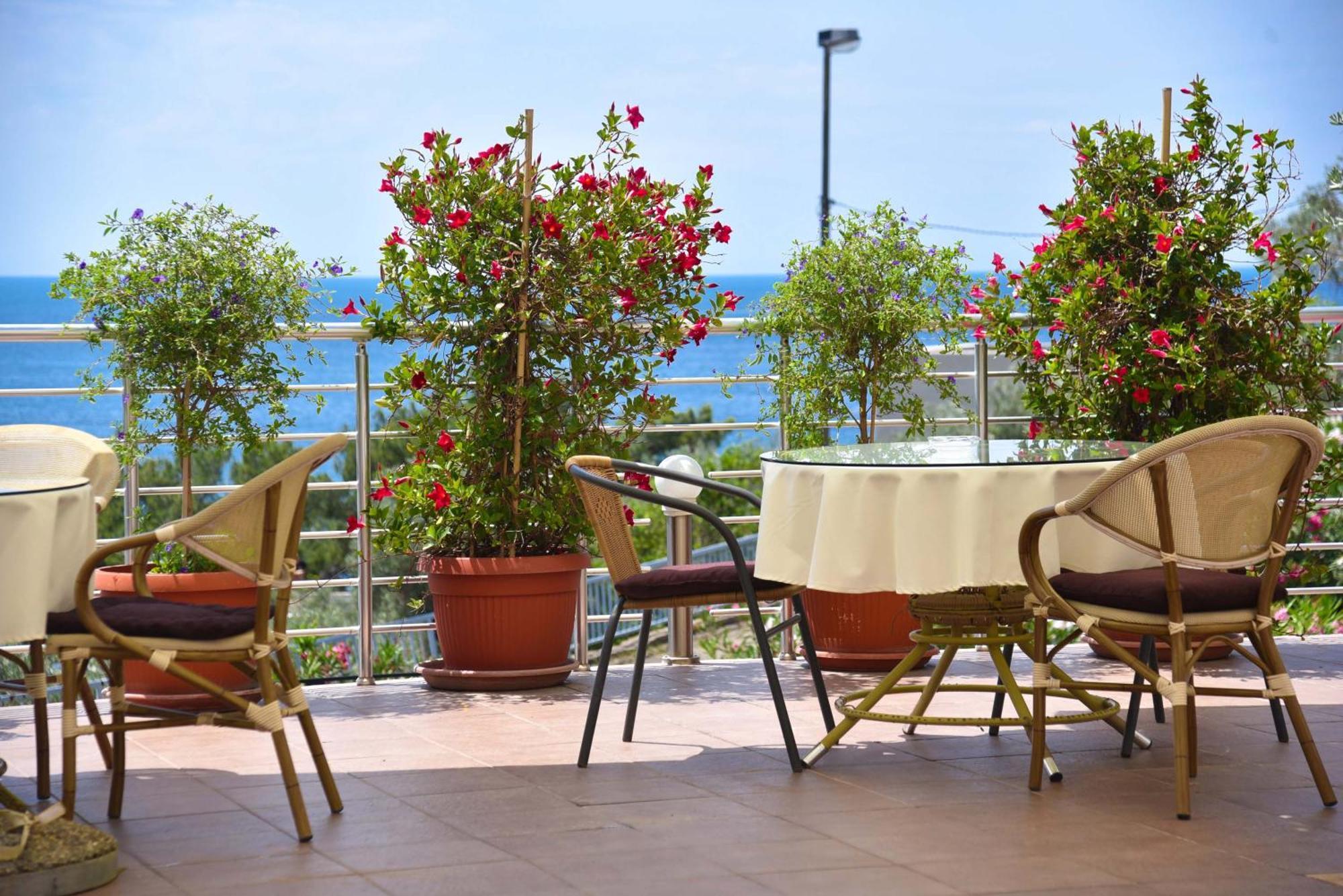 Apartments Raymond Sveti Stefan Exterior photo